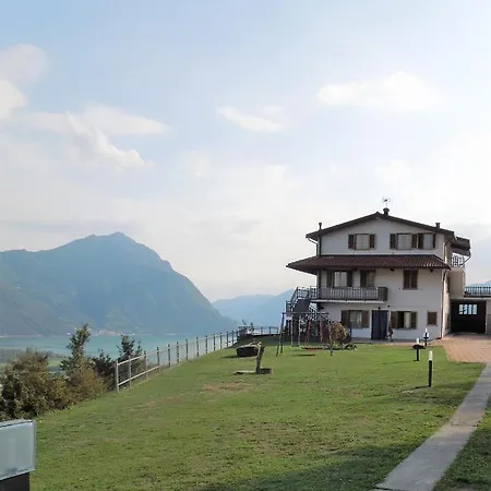 A. F.antastic V.iew Casa vacanze Costa Volpino