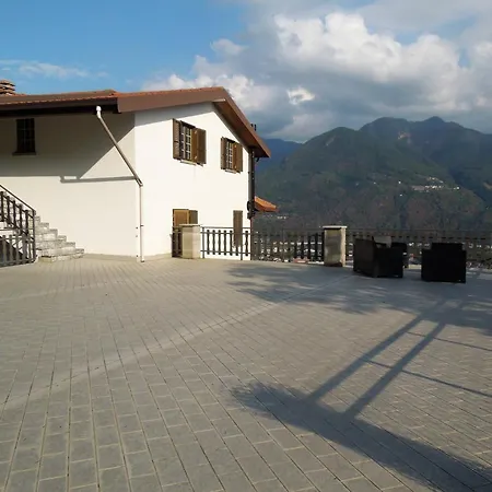 A. F.antastic V.iew * Costa Volpino
