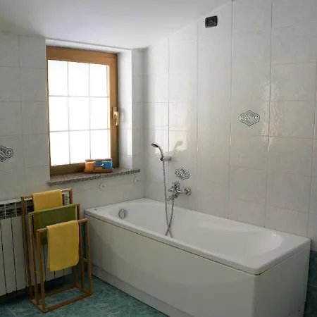 A. F.antastic V.iew Casa vacanze Costa Volpino